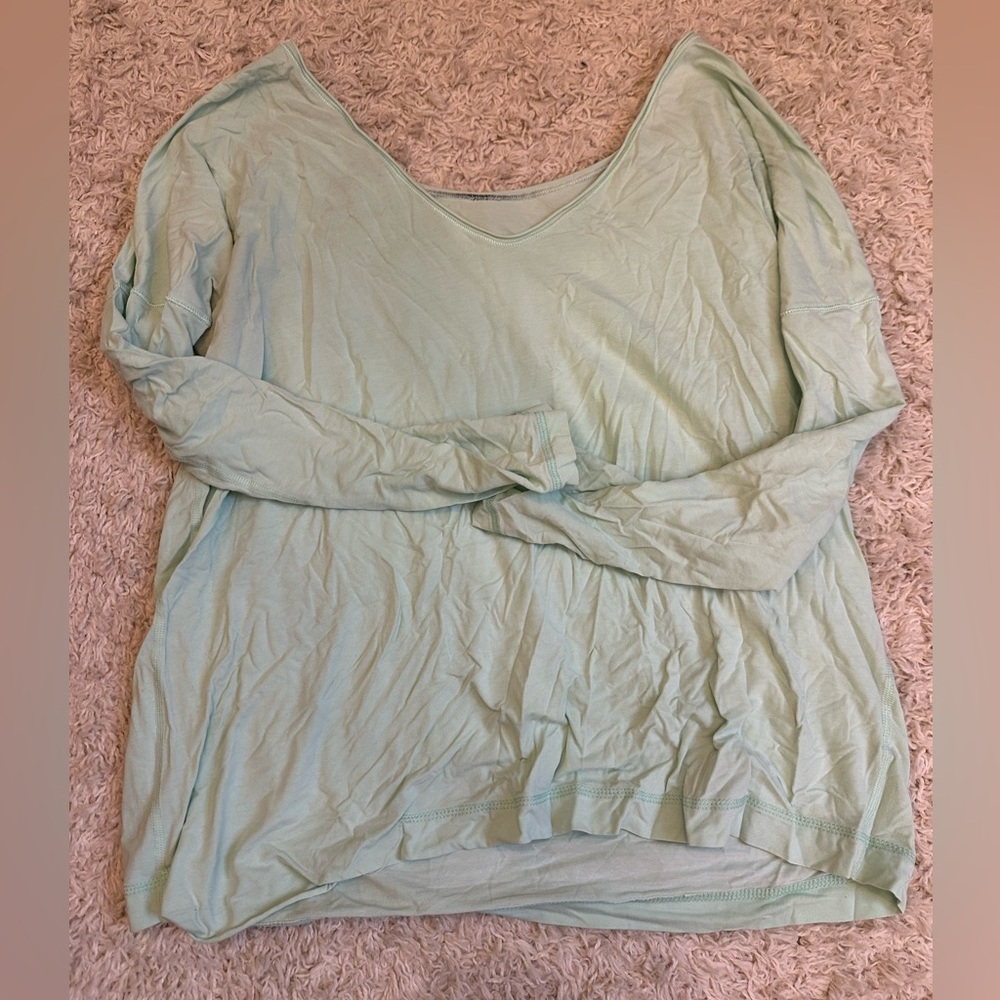 Lululemon top